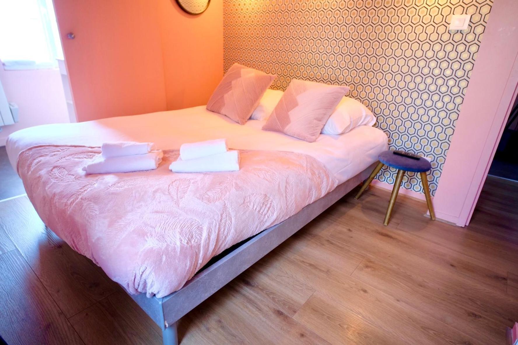 La Bonbonniere Rose Apartment Caen Bagian luar foto